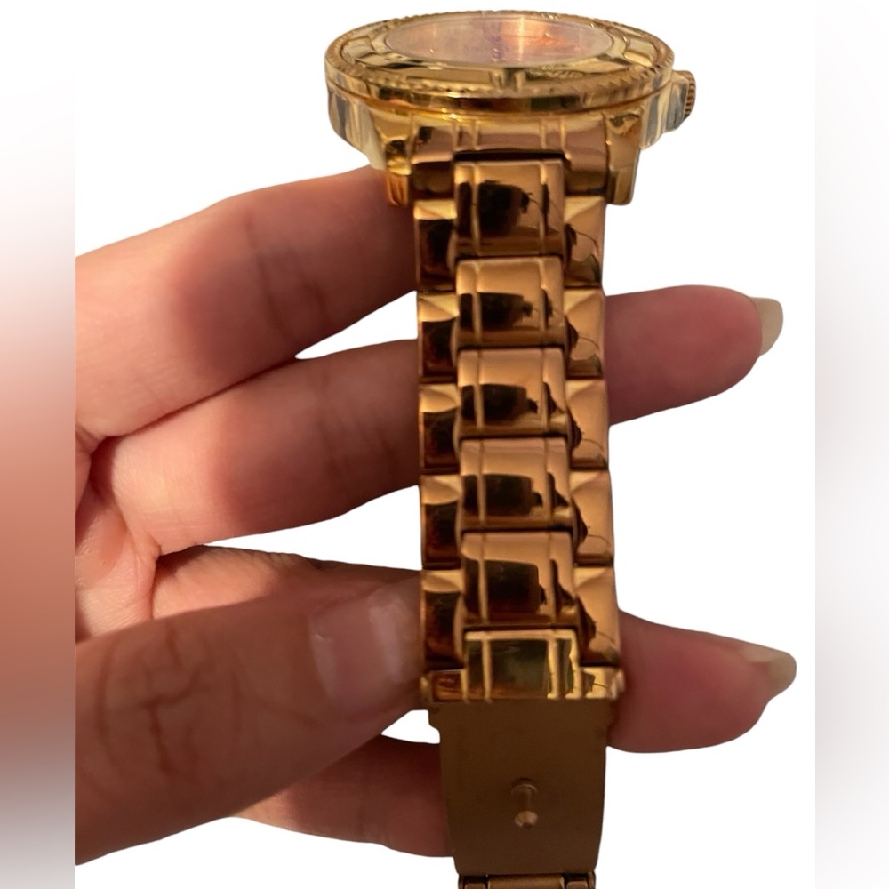 VINTAGE VERSACE ROSE GOLD WATCH - Picture 3 of 13